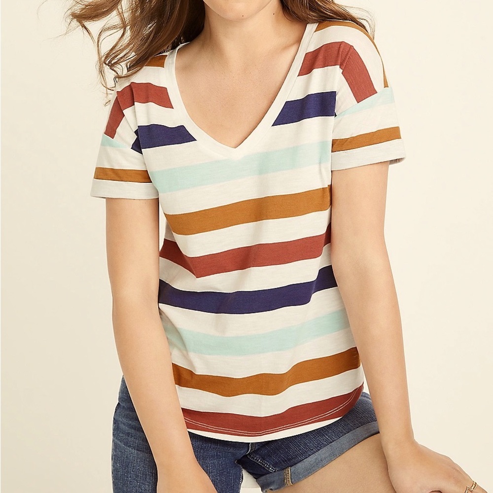 Maurice’s Small V neck tee